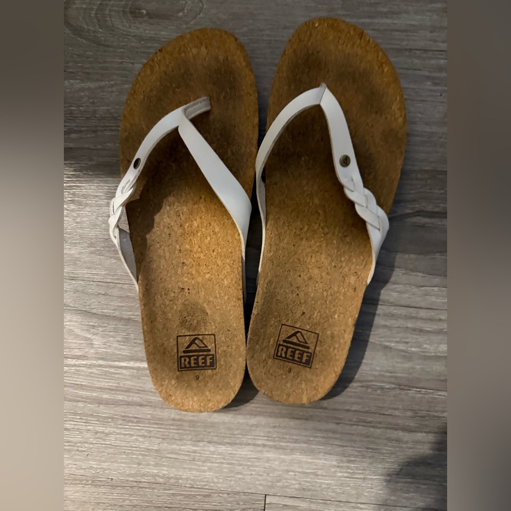 REEF Flip Flops size 9